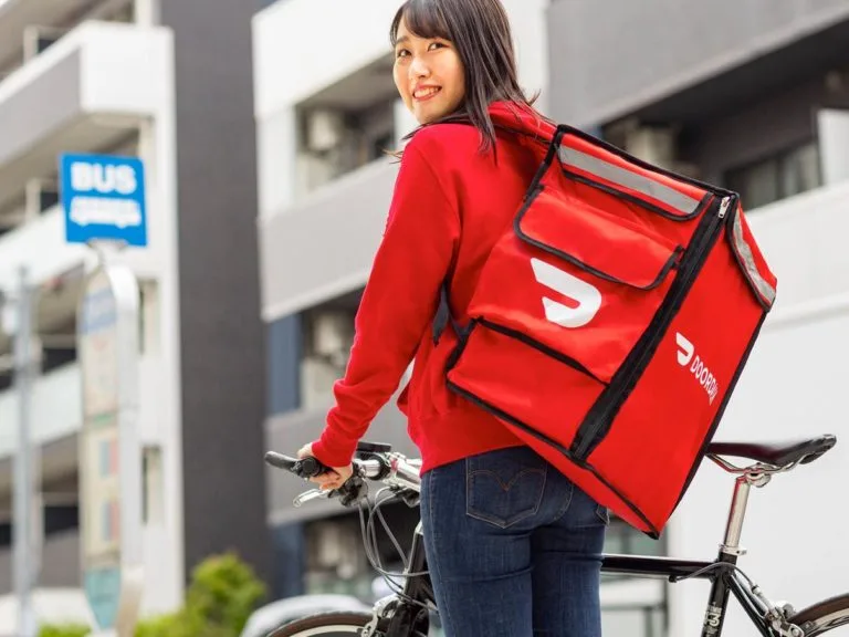 Cómo Trabajar en DoorDash Sin Papeles